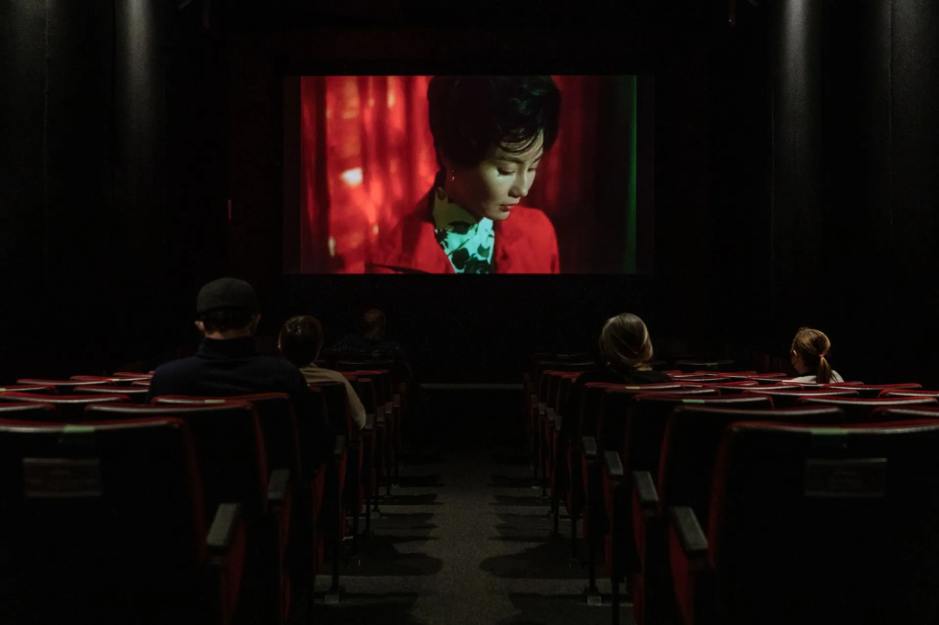 Wong Kar-wai’nin In the Mood for Love’ının 25. Yılına Özel Yeni 4K Restorasyon ve 9 Dakikalık Yeni İçerik