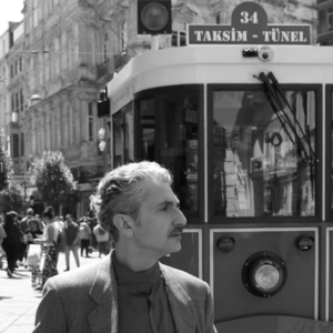 Bu süreçte benim için çok kıymetli olan Hüsnü Şenlendirici, uduyla eserimize katkıda bulunurken tabii ki Ergün Şenlendirici de klarinetiyle esere müthiş değer kattı.