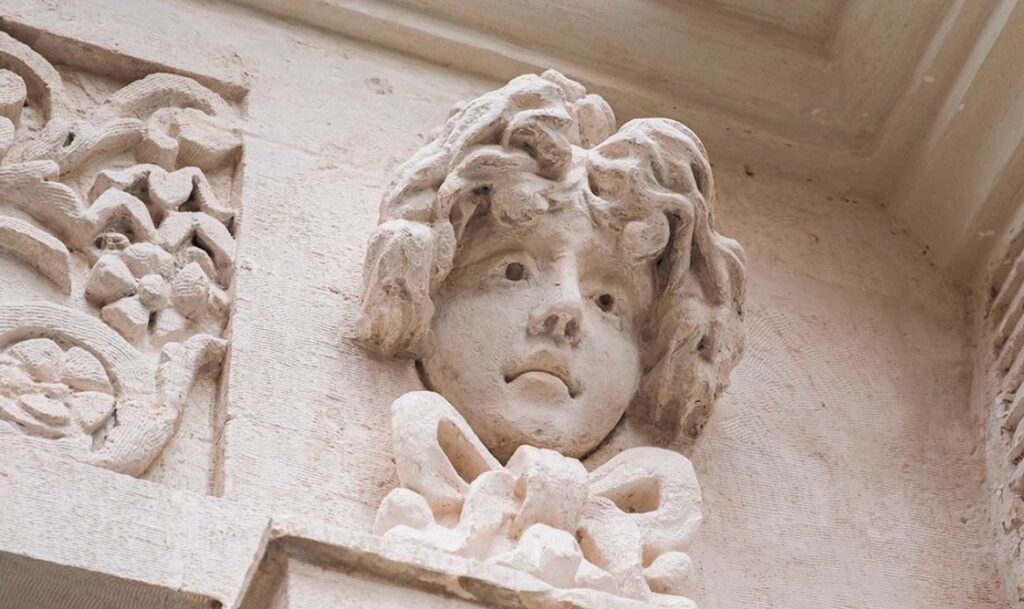 Casa Foscolo, çağdaş sanatın güncel dinamiklerini tartışmaya açan özel bir söyleşiye ev sahipliği yapıyor.