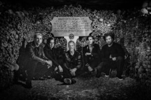 Queens of the Stone Age Alive in the Catacombs
